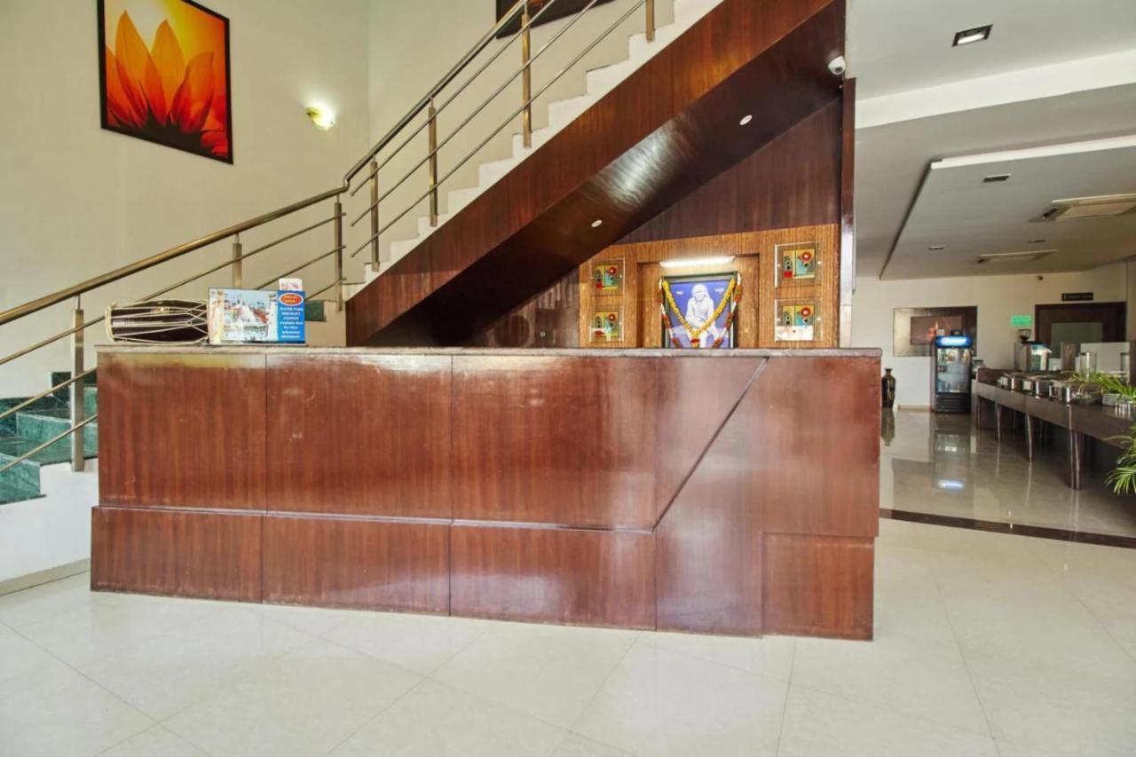 Hotel Shirdi Sai Wada Eksteriør bilde