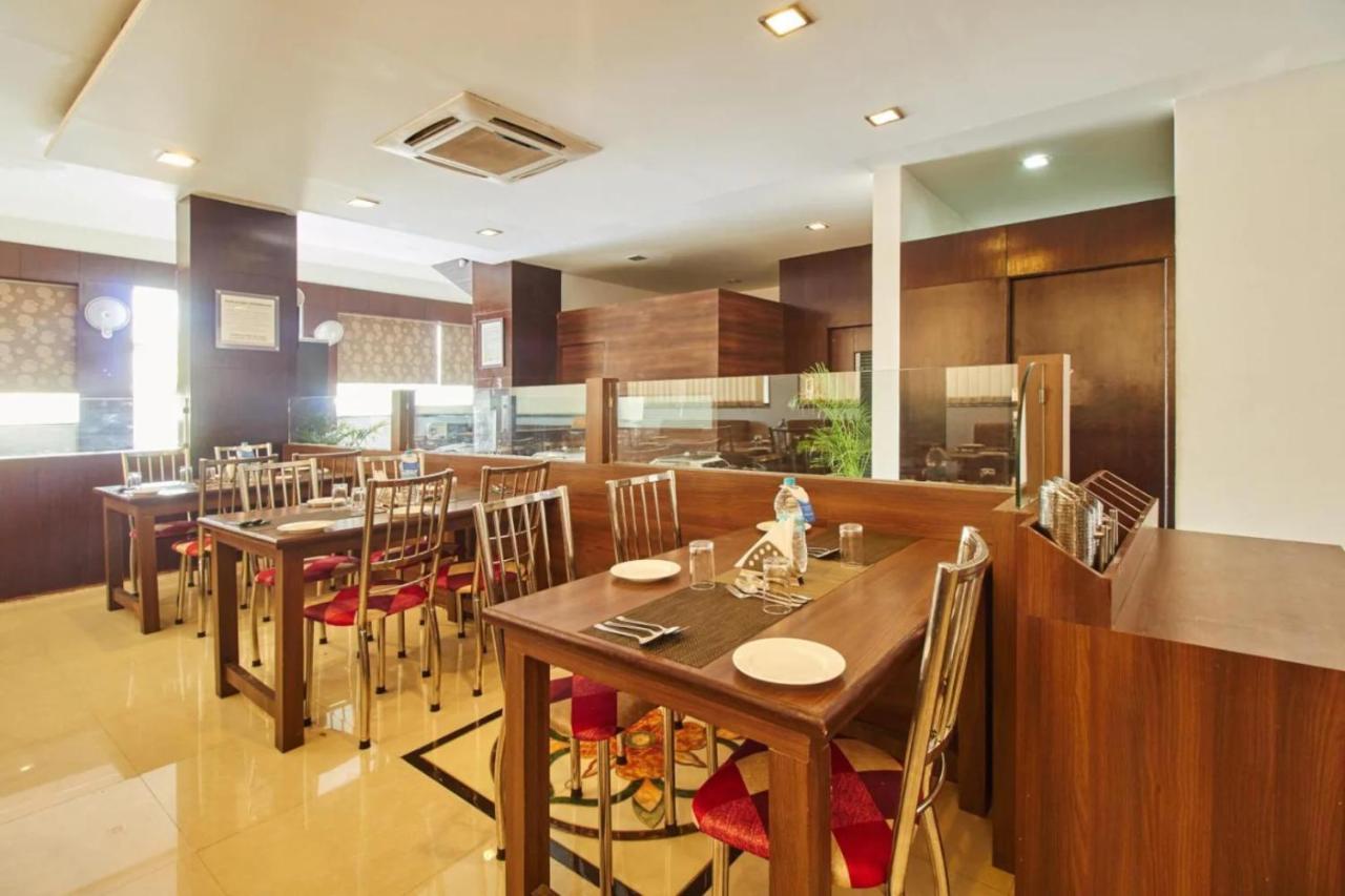 Hotel Shirdi Sai Wada Eksteriør bilde