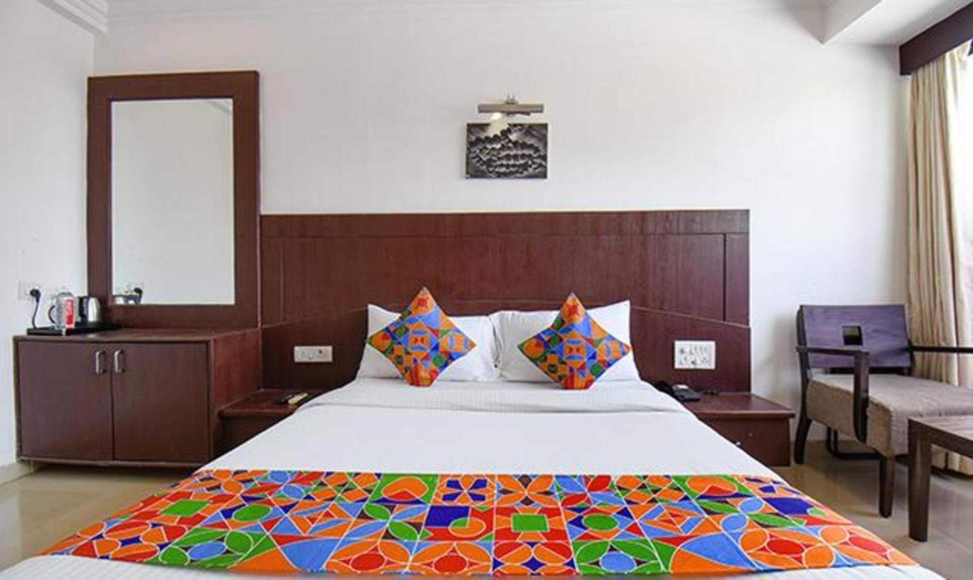 Hotel Shirdi Sai Wada Eksteriør bilde