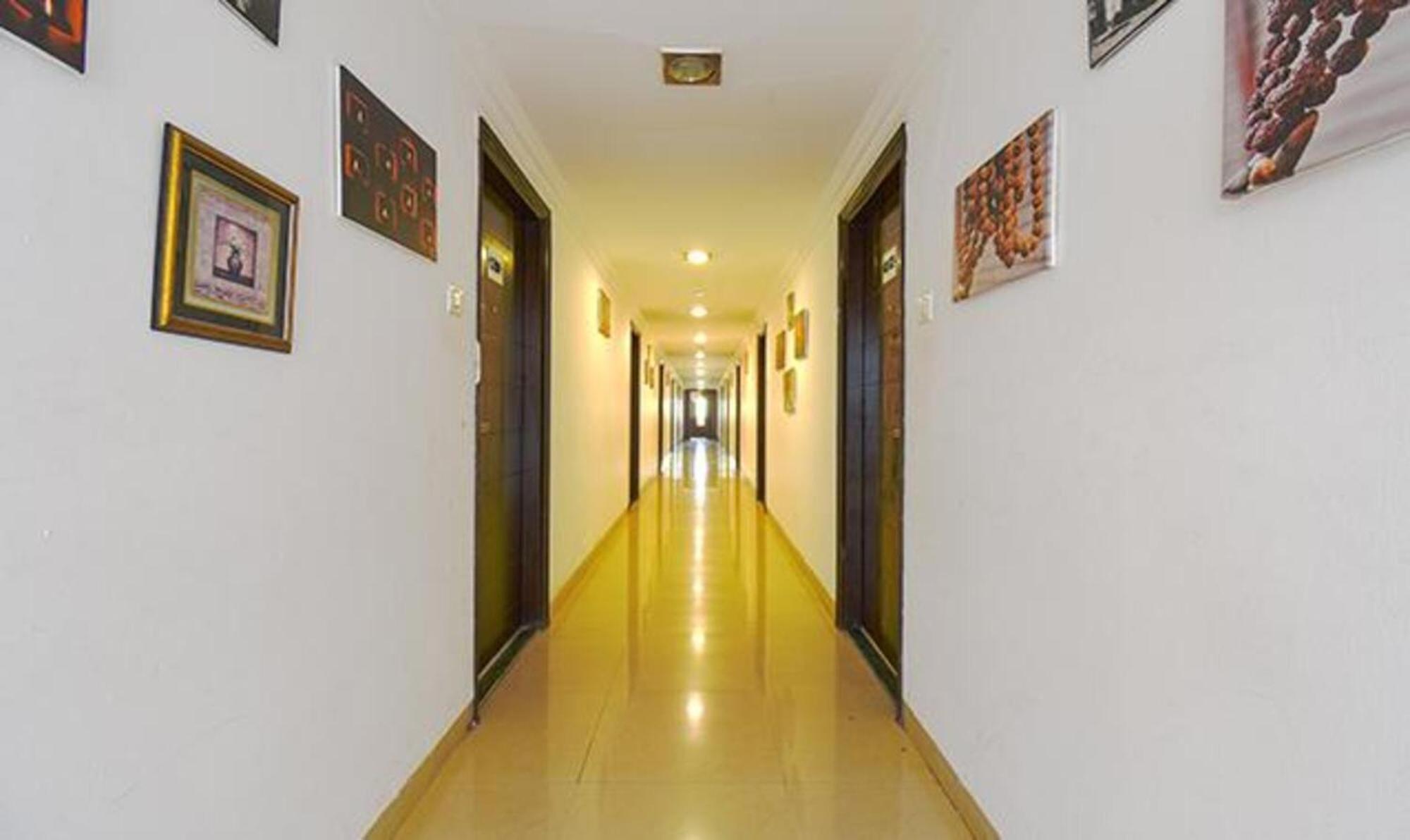 Hotel Shirdi Sai Wada Eksteriør bilde