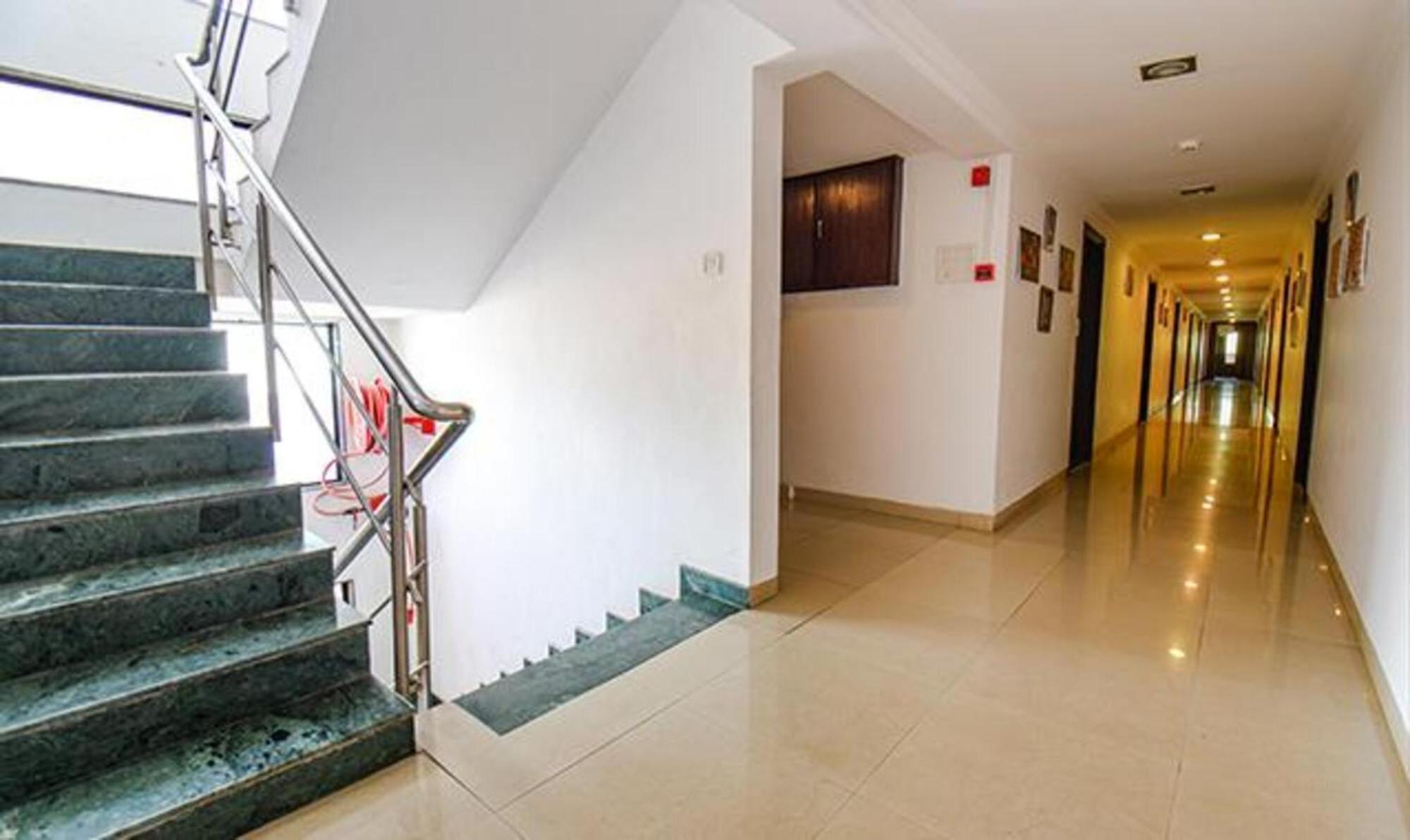 Hotel Shirdi Sai Wada Eksteriør bilde