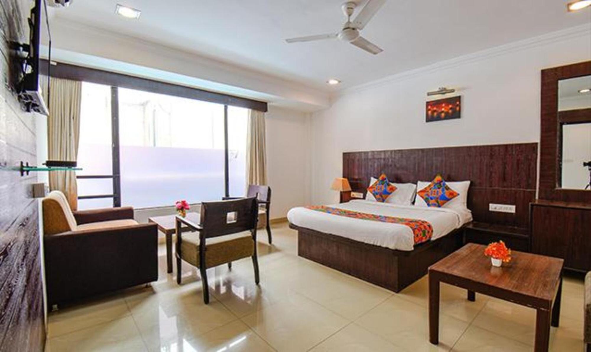 Hotel Shirdi Sai Wada Eksteriør bilde