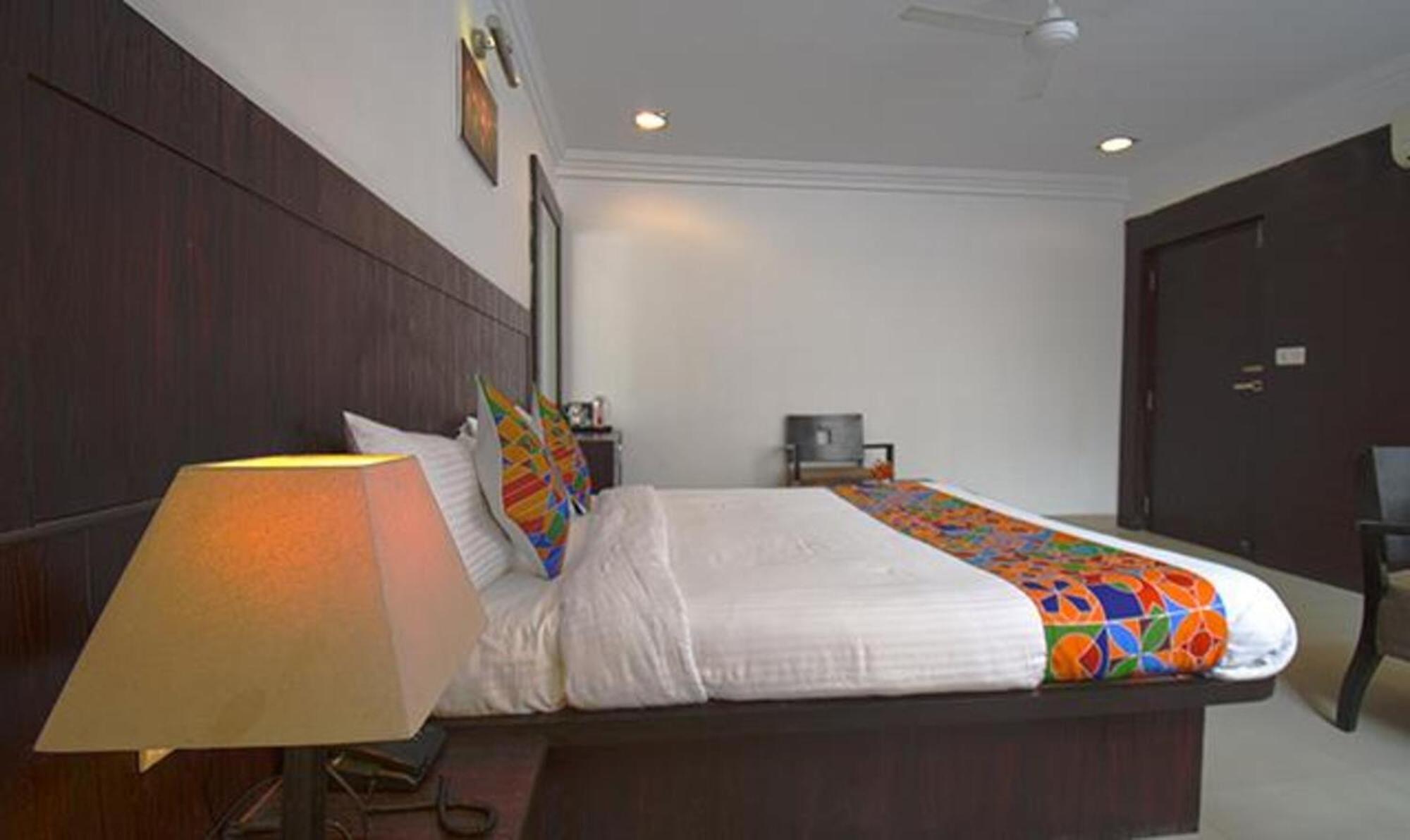 Hotel Shirdi Sai Wada Eksteriør bilde