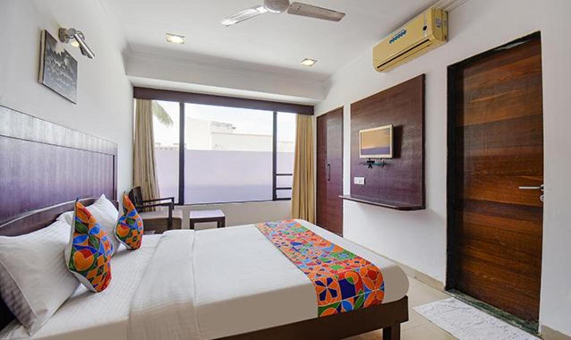Hotel Shirdi Sai Wada Eksteriør bilde