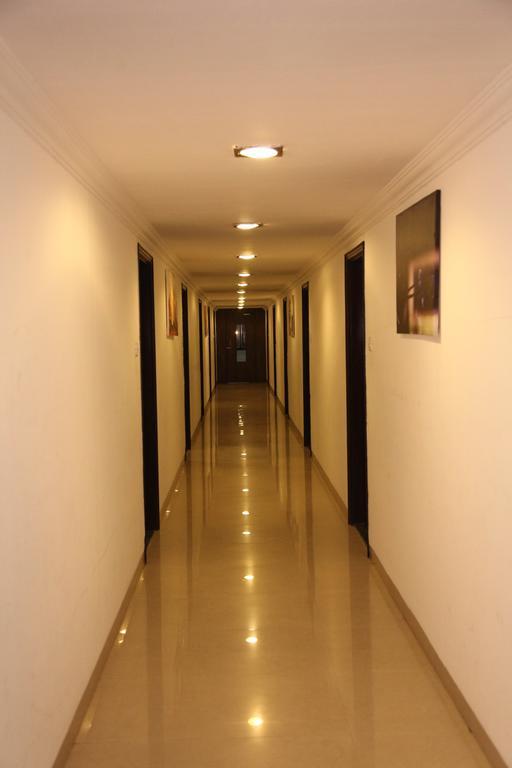 Hotel Shirdi Sai Wada Eksteriør bilde