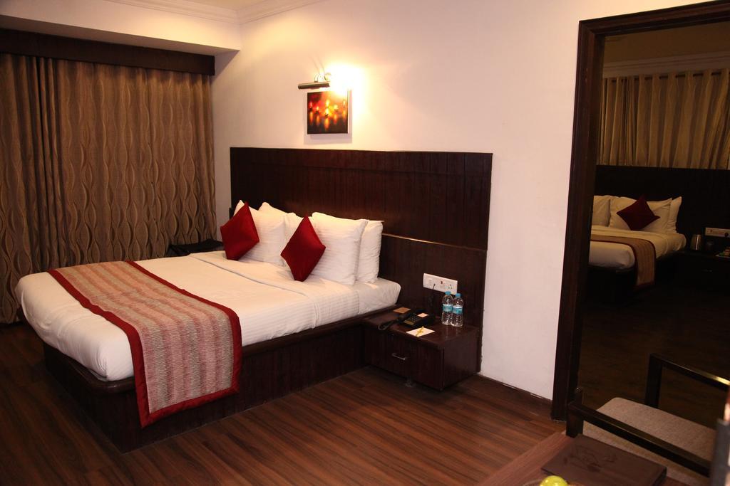 Hotel Shirdi Sai Wada Eksteriør bilde