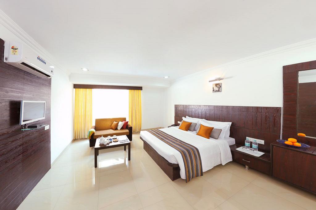 Hotel Shirdi Sai Wada Eksteriør bilde