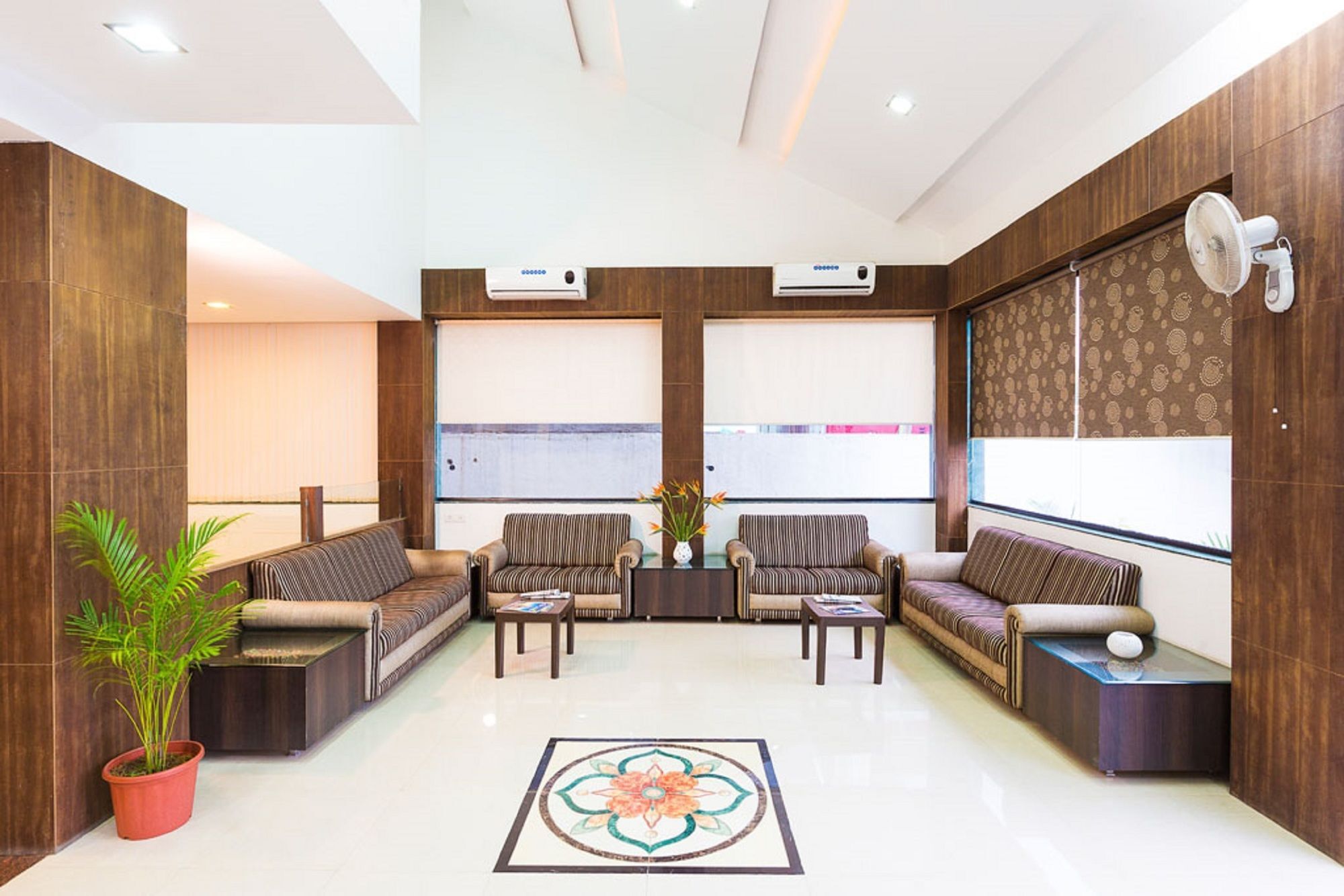 Hotel Shirdi Sai Wada Eksteriør bilde