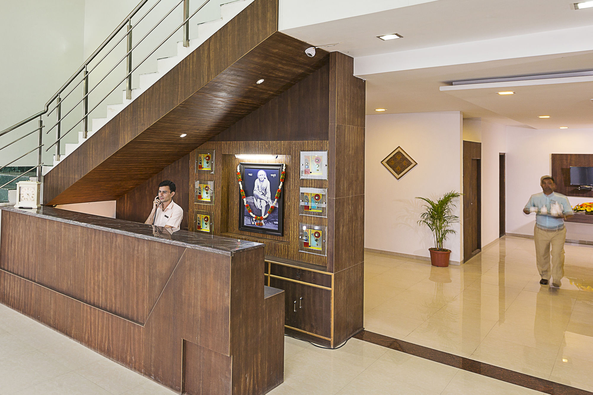 Hotel Shirdi Sai Wada Eksteriør bilde